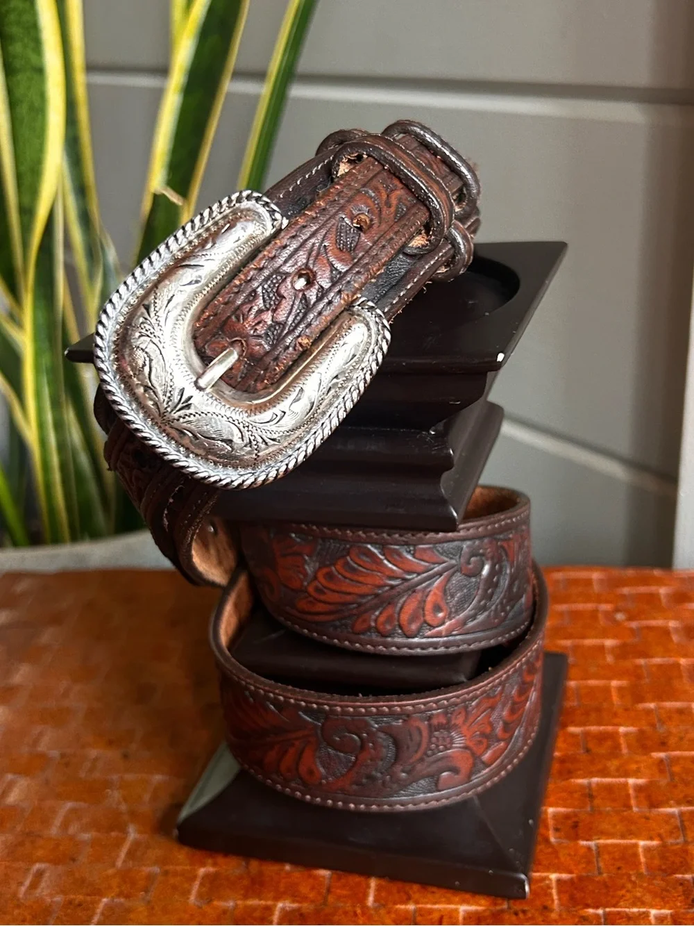 Vintage Justin Men’s 40 Tooled Leather Western Concho Belt USA Cowboy Rodeo